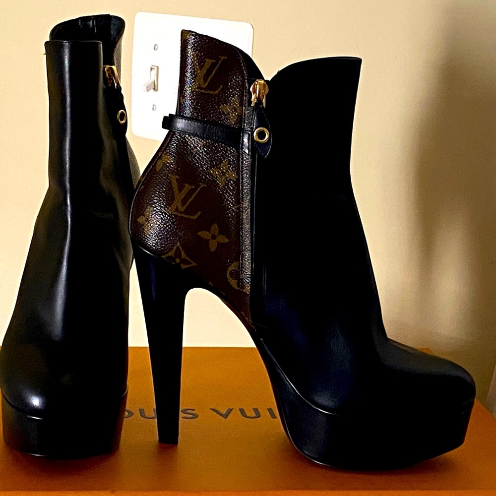 Louis Vuitton Afterglow Platform Ankle Boot sz.39